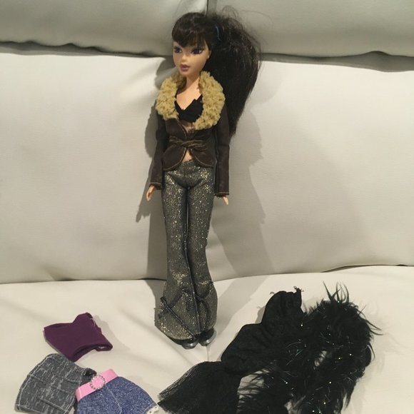 Mattel/Barbie Other - Vintage My Scene Dark Haired Barbie